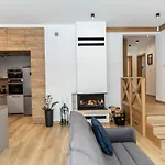 Udanypobyt Panorama 2 B Апартаменты *